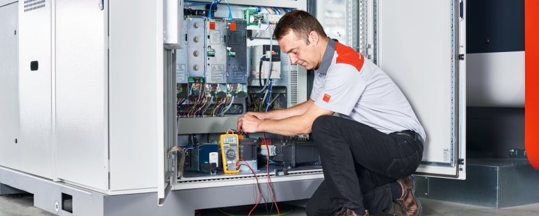 Tecnico riparatore di macchine laser