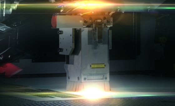 Combinazione di punzonatura laser Amada